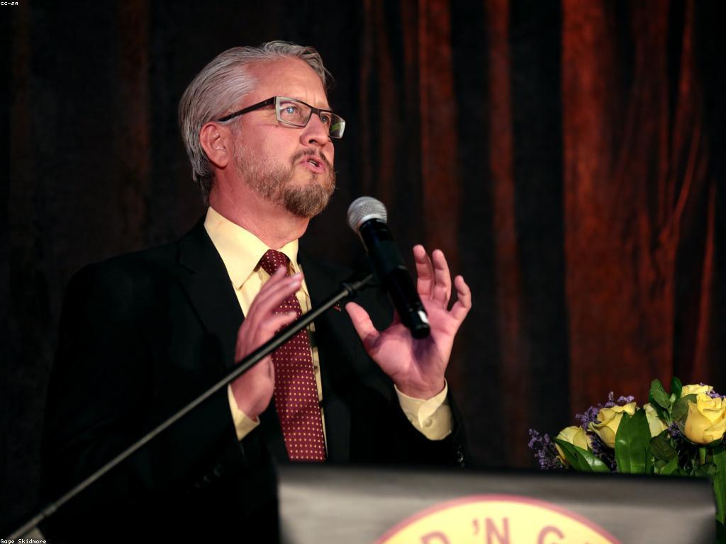 ផលប៉ះពាល់នៃច្បាប់និងការត្រួតពិនិត្យ