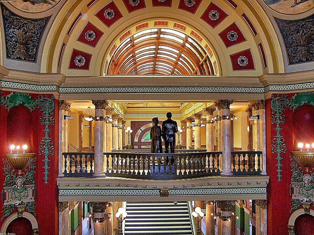 ច្បាប់និងការត្រួតពិនិត្យ: វិស័យសំខាន់សម្រាប់សង្គម