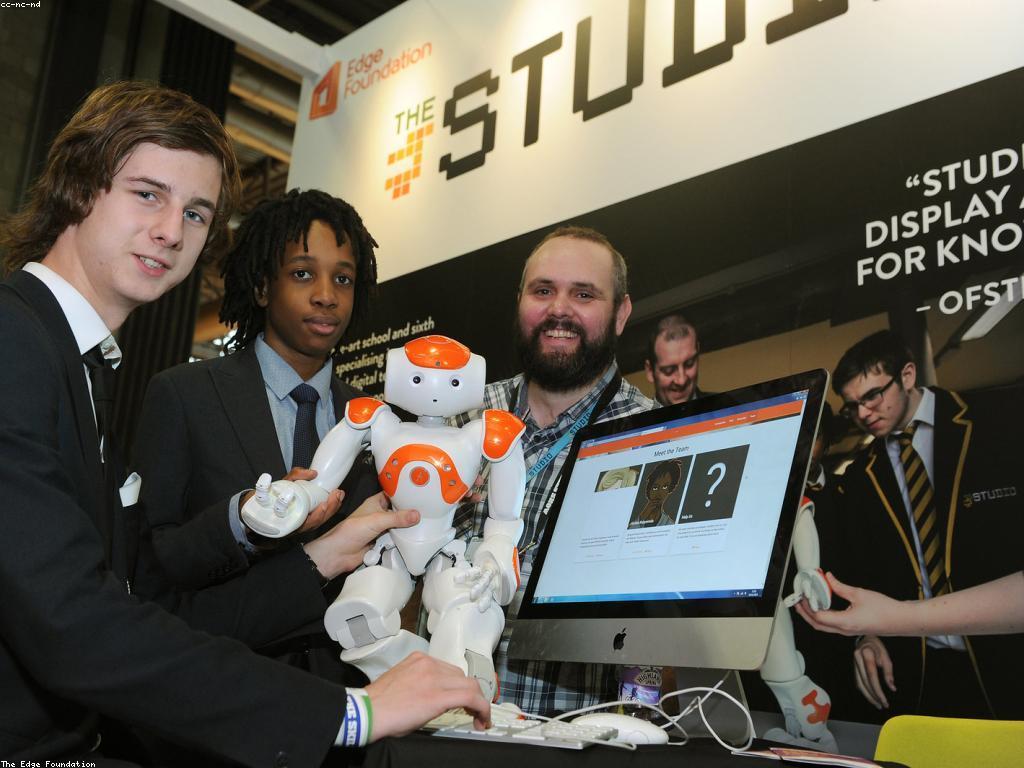 ការស៊ីសងល្បែង: ការបង្កើតនិងការអភិវឌ្ឍន៍